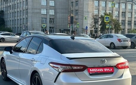 Toyota Camry, 2019 год, 3 150 000 рублей, 4 фотография