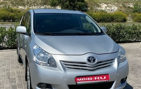 Toyota Verso I, 2009 год, 1 160 000 рублей, 3 фотография