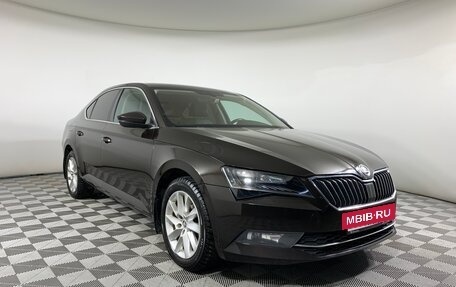 Skoda Superb III рестайлинг, 2018 год, 1 587 000 рублей, 3 фотография