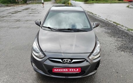 Hyundai Solaris II рестайлинг, 2011 год, 630 000 рублей, 4 фотография