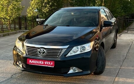 Toyota Camry, 2012 год, 1 900 000 рублей, 2 фотография