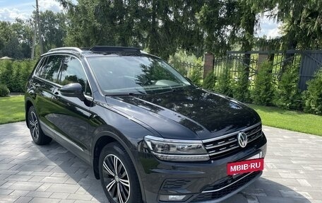 Volkswagen Tiguan II, 2018 год, 2 900 000 рублей, 3 фотография