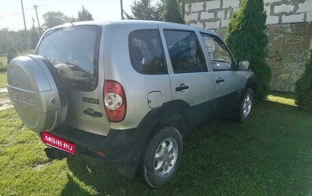 Chevrolet Niva I рестайлинг, 2010 год, 453 000 рублей, 3 фотография