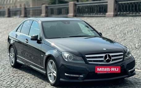 Mercedes-Benz C-Класс, 2011 год, 2 000 000 рублей, 2 фотография