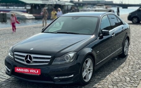 Mercedes-Benz C-Класс, 2011 год, 2 000 000 рублей, 3 фотография