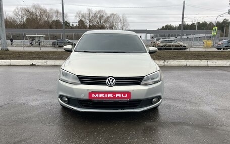 Volkswagen Jetta VI, 2011 год, 1 170 000 рублей, 2 фотография