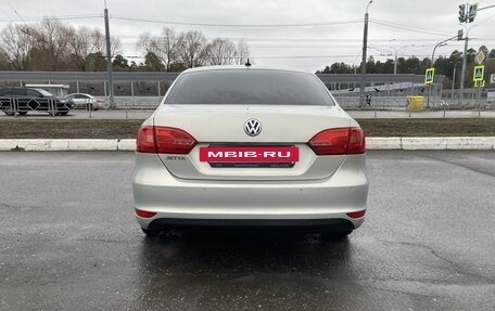 Volkswagen Jetta VI, 2011 год, 1 170 000 рублей, 4 фотография