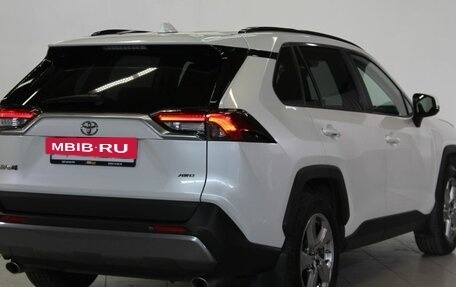 Toyota RAV4, 2021 год, 3 690 000 рублей, 4 фотография