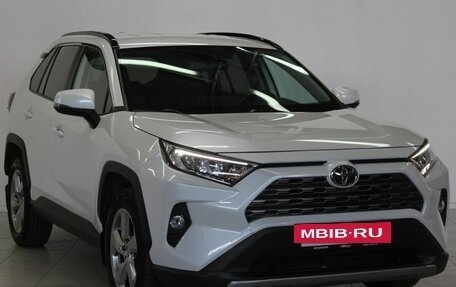 Toyota RAV4, 2021 год, 3 690 000 рублей, 2 фотография