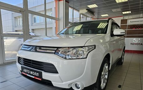 Mitsubishi Outlander III рестайлинг 3, 2013 год, 1 970 000 рублей, 2 фотография