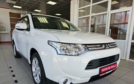 Mitsubishi Outlander III рестайлинг 3, 2013 год, 1 970 000 рублей, 4 фотография