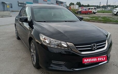 Honda Accord IX рестайлинг, 2013 год, 1 950 000 рублей, 3 фотография