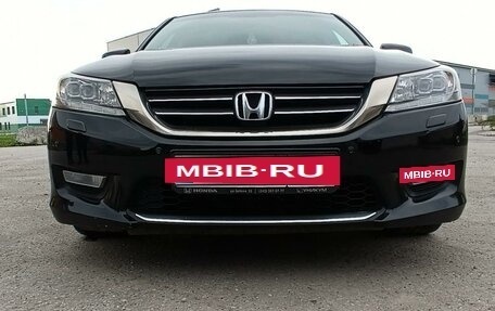 Honda Accord IX рестайлинг, 2013 год, 1 950 000 рублей, 2 фотография