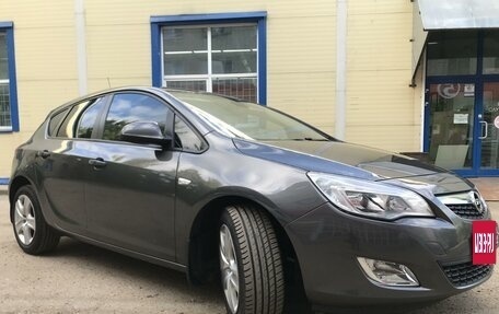 Opel Astra J, 2010 год, 710 000 рублей, 3 фотография