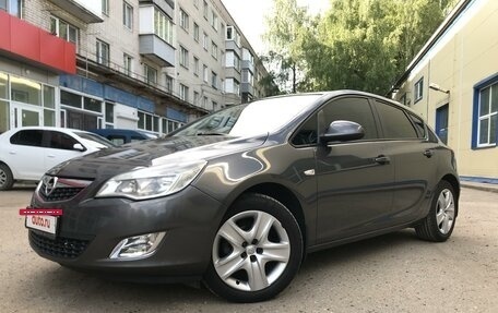 Opel Astra J, 2010 год, 710 000 рублей, 1 фотография