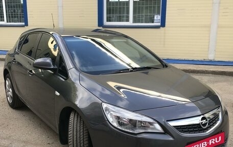 Opel Astra J, 2010 год, 710 000 рублей, 2 фотография