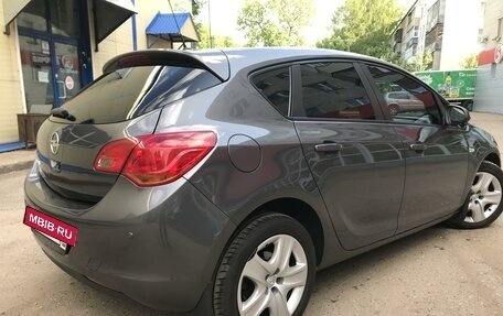 Opel Astra J, 2010 год, 710 000 рублей, 4 фотография