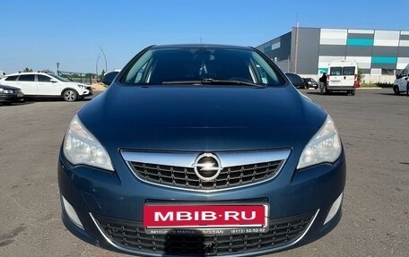 Opel Astra J, 2011 год, 800 000 рублей, 3 фотография