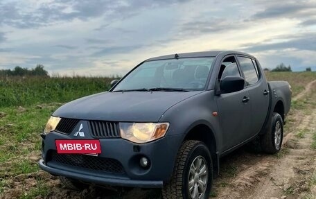 Mitsubishi L200 IV рестайлинг, 2007 год, 890 000 рублей, 3 фотография