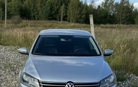 Volkswagen Passat B7, 2011 год, 1 000 000 рублей, 2 фотография