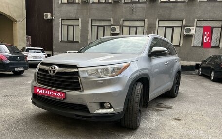 Toyota Highlander III, 2014 год, 3 400 000 рублей, 2 фотография