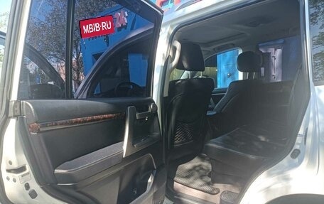 Toyota Land Cruiser 200, 2011 год, 2 350 000 рублей, 6 фотография