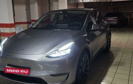 Tesla Model Y I, 2023 год, 7 000 000 рублей, 2 фотография