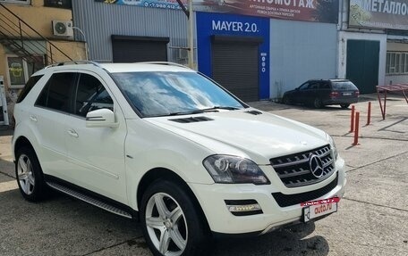 Mercedes-Benz M-Класс, 2011 год, 1 520 000 рублей, 3 фотография