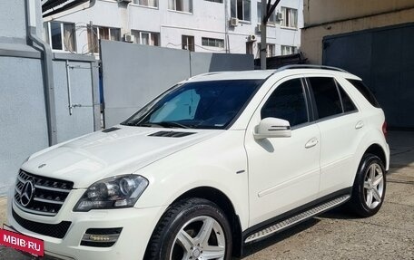 Mercedes-Benz M-Класс, 2011 год, 1 520 000 рублей, 2 фотография