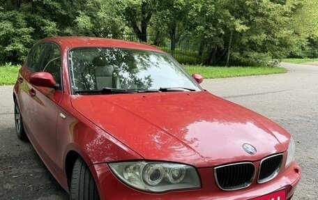 BMW 1 серия, 2005 год, 730 000 рублей, 2 фотография