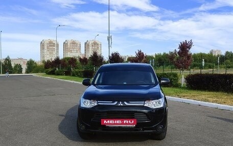 Mitsubishi Outlander III рестайлинг 3, 2013 год, 1 450 000 рублей, 2 фотография