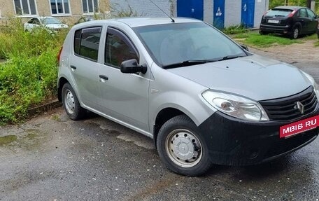 Renault Sandero I, 2014 год, 600 000 рублей, 2 фотография