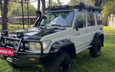 Toyota Land Cruiser 70, 2010 год, 7 800 000 рублей, 2 фотография