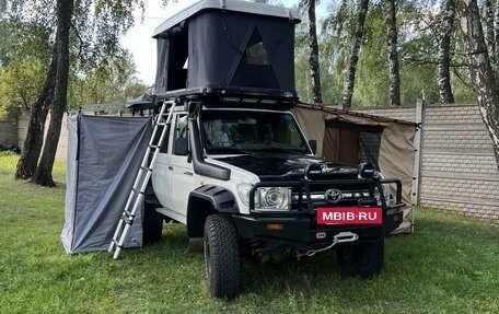 Toyota Land Cruiser 70, 2010 год, 7 800 000 рублей, 6 фотография