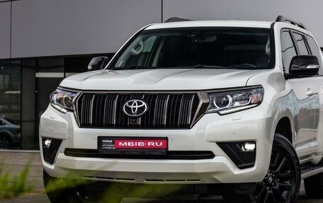 Toyota Land Cruiser Prado 150 рестайлинг 2, 2021 год, 6 434 000 рублей, 3 фотография