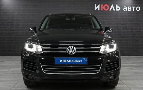 Volkswagen Touareg III, 2011 год, 1 995 000 рублей, 2 фотография