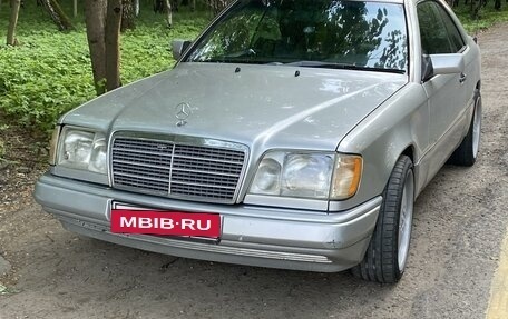 Mercedes-Benz E-Класс, 1994 год, 850 000 рублей, 2 фотография