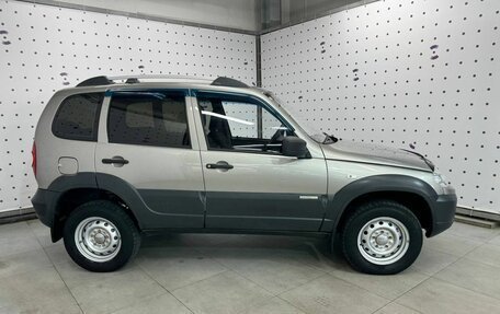 Chevrolet Niva I рестайлинг, 2015 год, 697 500 рублей, 4 фотография