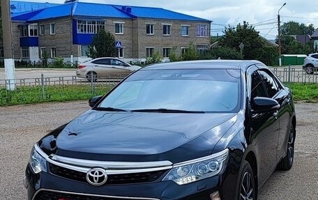 Toyota Camry, 2017 год, 2 750 000 рублей, 2 фотография