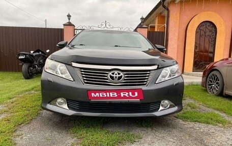 Toyota Camry, 2012 год, 1 980 000 рублей, 3 фотография