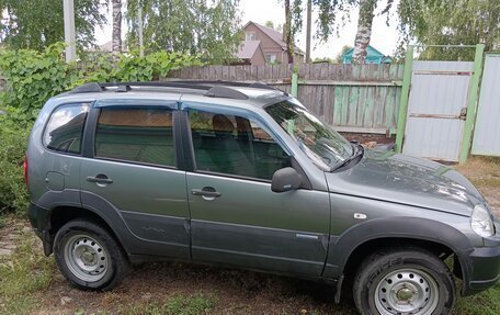 Chevrolet Niva I рестайлинг, 2009 год, 498 000 рублей, 3 фотография