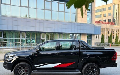 Toyota Hilux VIII, 2022 год, 5 800 000 рублей, 4 фотография