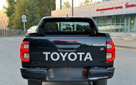 Toyota Hilux VIII, 2022 год, 5 800 000 рублей, 6 фотография