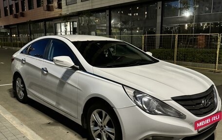 Hyundai Sonata VI, 2011 год, 870 000 рублей, 2 фотография