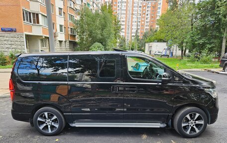 Hyundai Grand Starex Grand Starex I рестайлинг 2, 2018 год, 3 850 000 рублей, 4 фотография