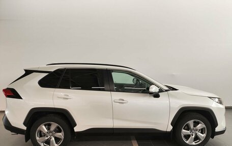 Toyota RAV4, 2022 год, 4 249 000 рублей, 6 фотография