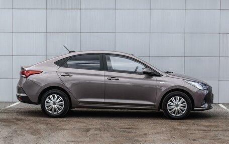 Hyundai Solaris II рестайлинг, 2021 год, 1 699 000 рублей, 5 фотография