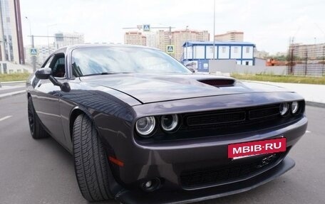 Dodge Challenger III рестайлинг 2, 2015 год, 4 200 000 рублей, 3 фотография