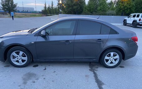 Chevrolet Cruze II, 2011 год, 650 000 рублей, 3 фотография