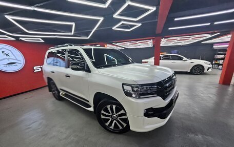 Toyota Land Cruiser 200, 2018 год, 7 850 000 рублей, 4 фотография